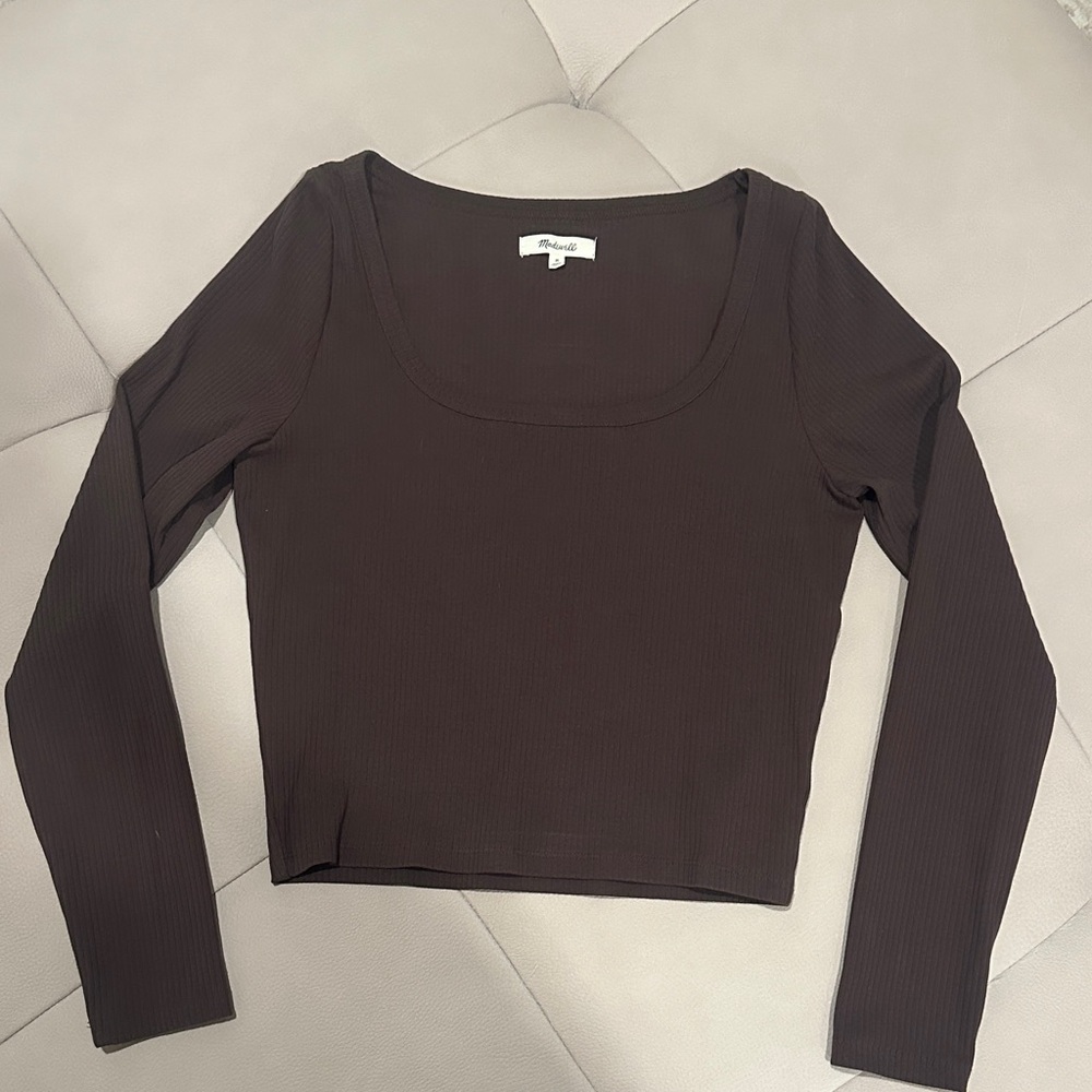 🔥4 for $20🔥 ✨CLOSET CLEAR OUT SALE✨ Brown Long Sleeve Ribbed Top